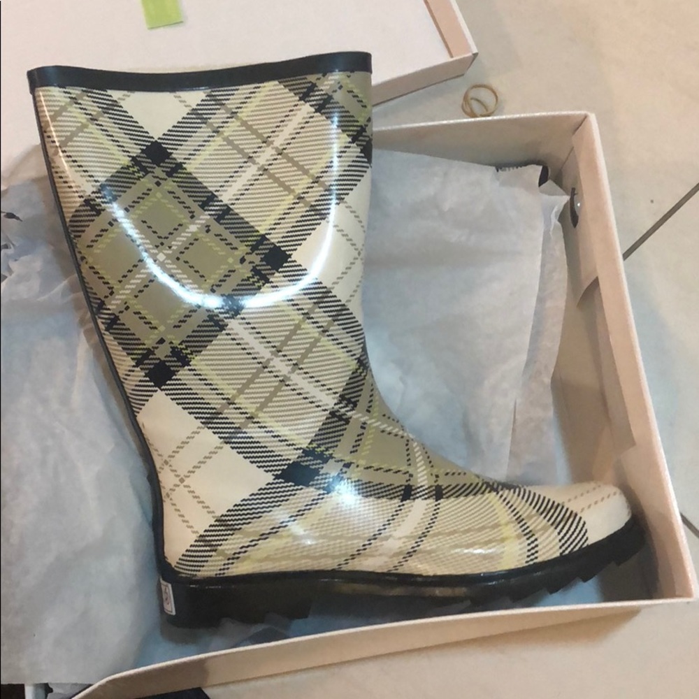 Rainboots!